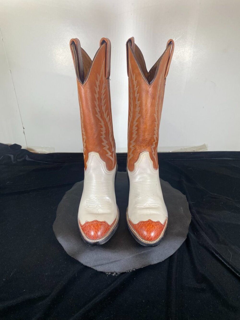 Women's 5 Vintage Abilene Brown and Beige Wingtip Western Cowboy Boots, Made in